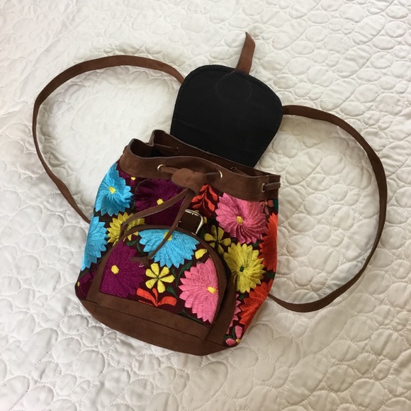 🌺Mini Book Bag🌺 - Picture 2 of 5